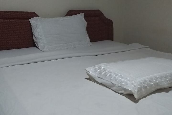 Room 9 of 31