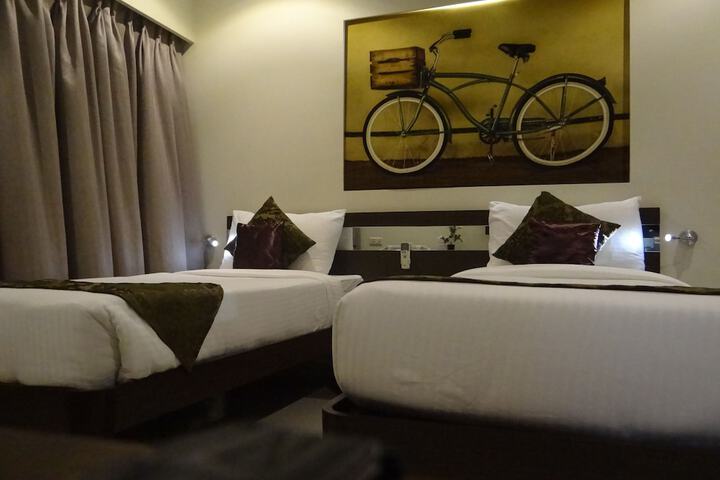 Room 4 of 24