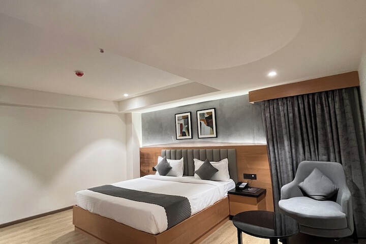 Room 13 of 24