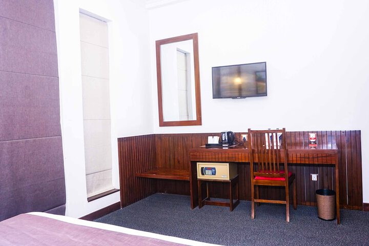 Room 28 of 67