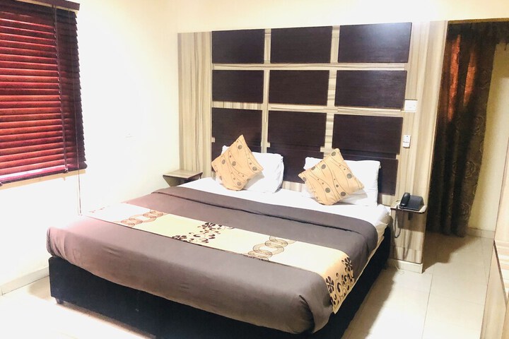 Room 18 of 39