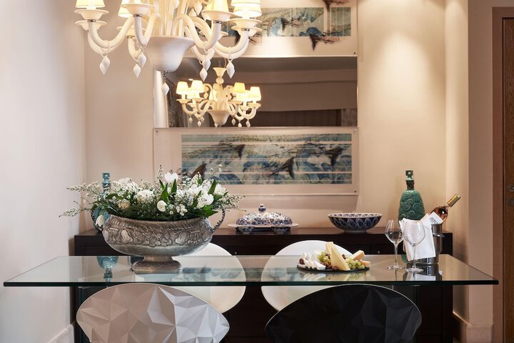 Dining 153 of 253