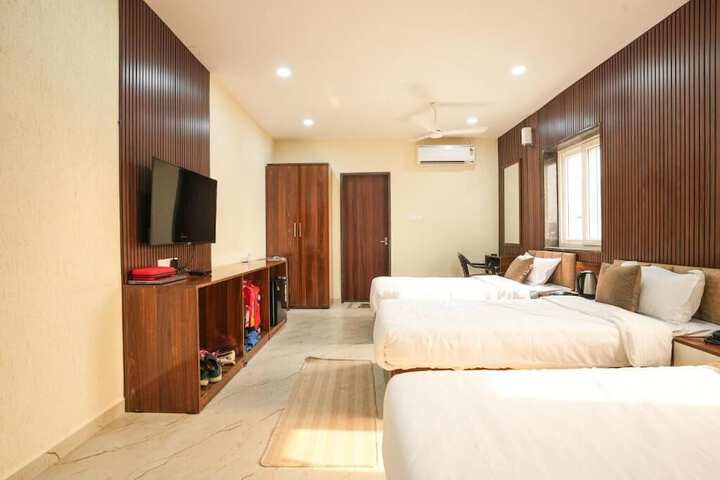 Room 8 of 27