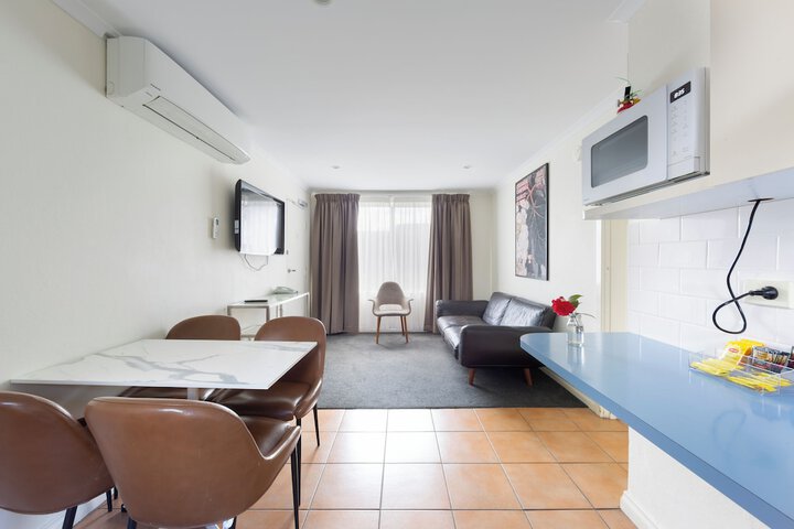 Room 54 of 90