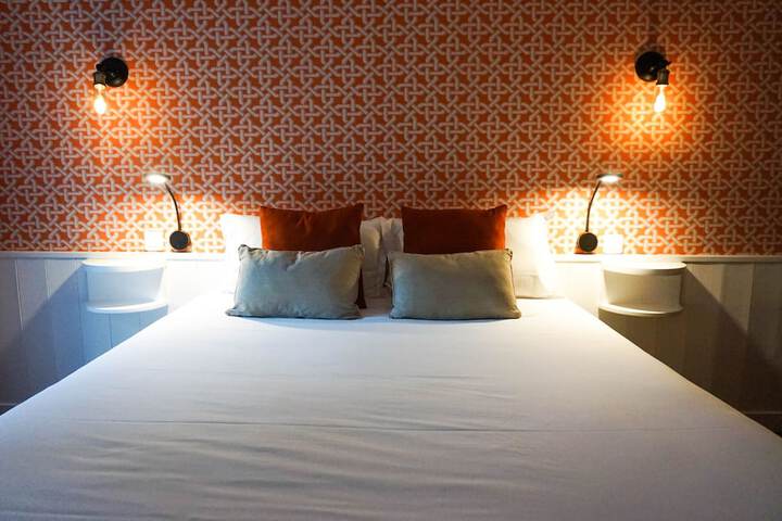 Room 15 of 109