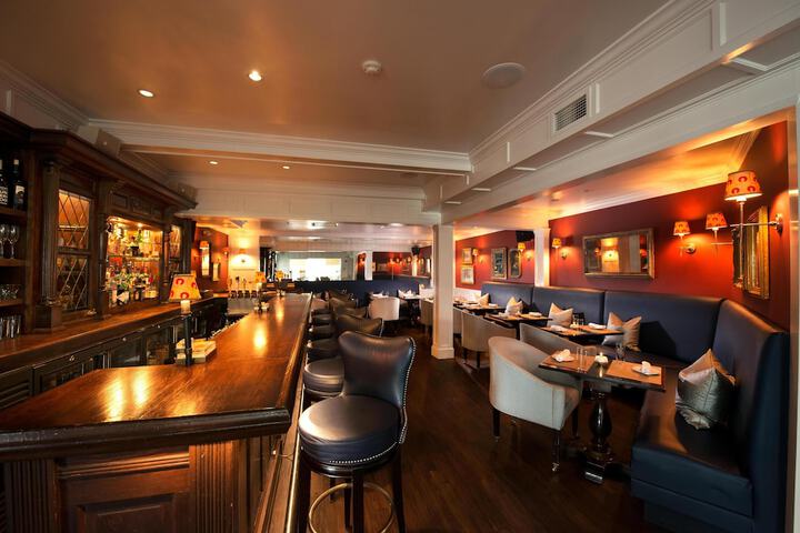 Lounge 97 of 108