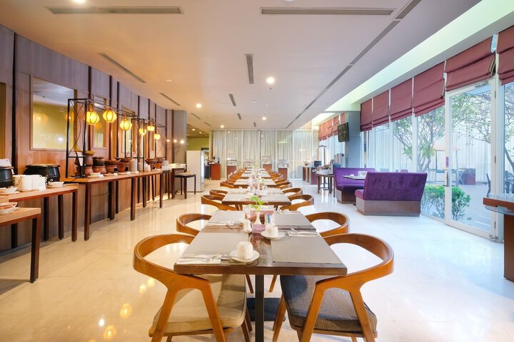 Dining Photos