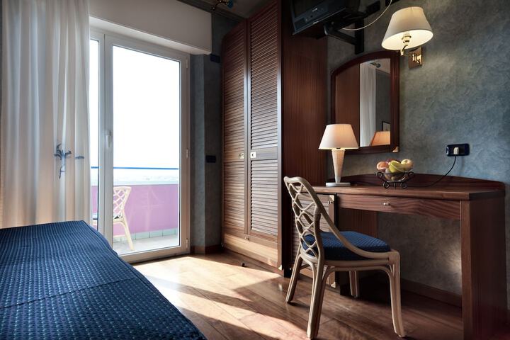 Room 15 of 55