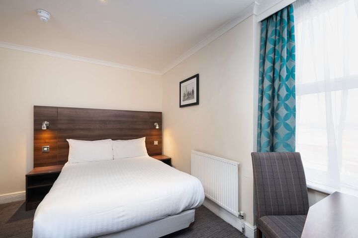 Room 35 of 118