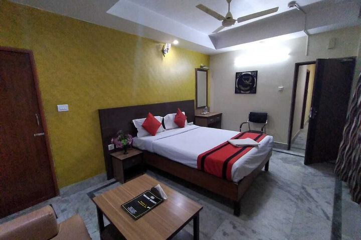 Room 10 of 24