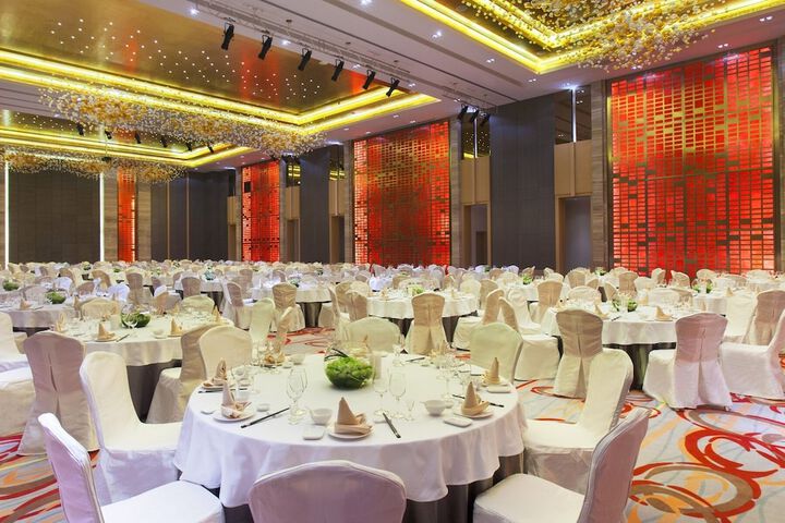 Ballroom/Hall 69 of 89