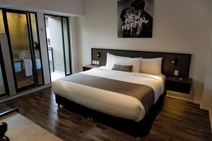 Room 35 of 82