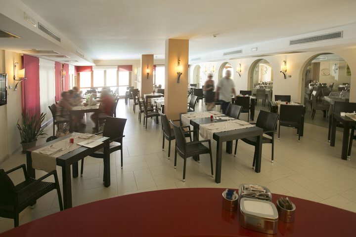Lounge 60 of 71