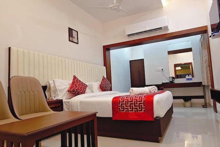 Room 4 of 12