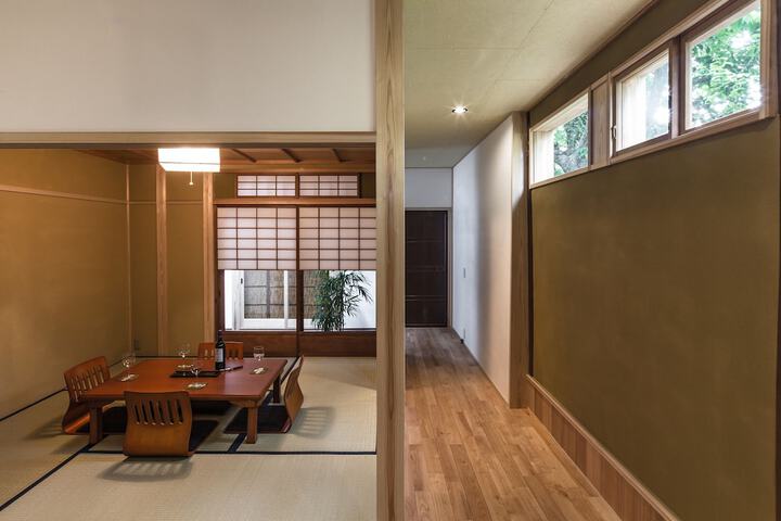 Room 16 of 28