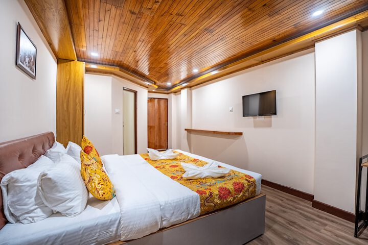 Room 15 of 40