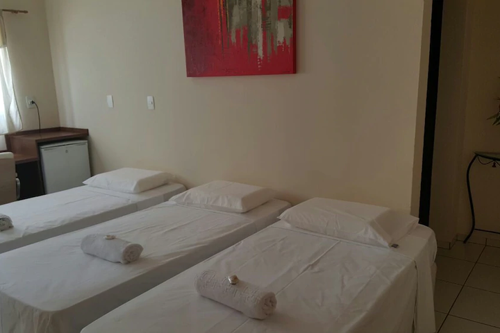 Room 5 of 10