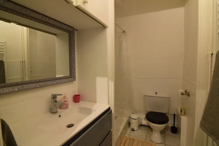 Room 10 of 22