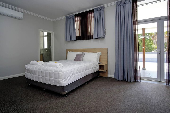 Room 16 of 38