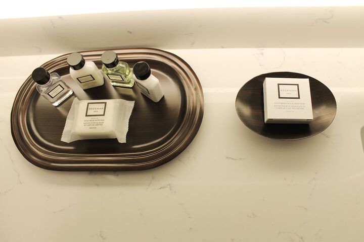 Classic Room 1 King Bed (5 of 10)