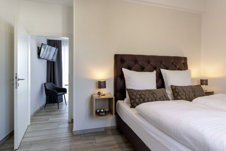 Room 5 of 38