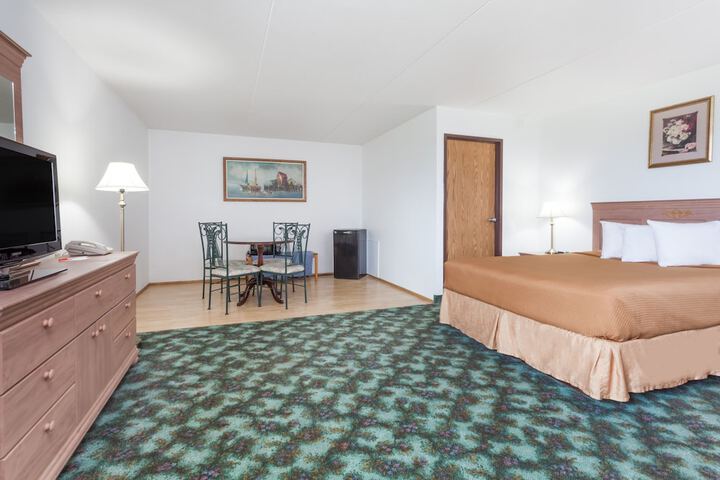 Room 13 of 21