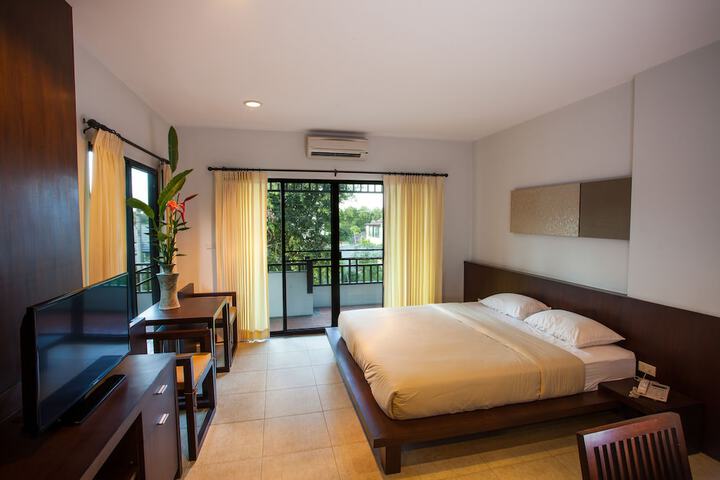 Room 6 of 33
