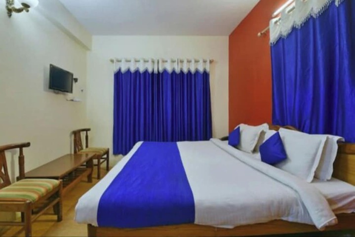 Room 3 of 12