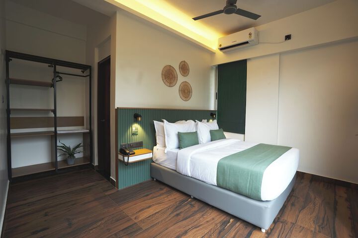 Room 8 of 37