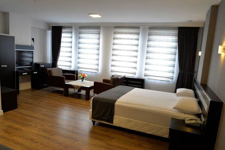 Room 10 of 31