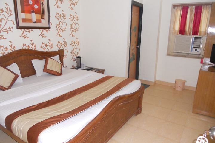 Room 7 of 51