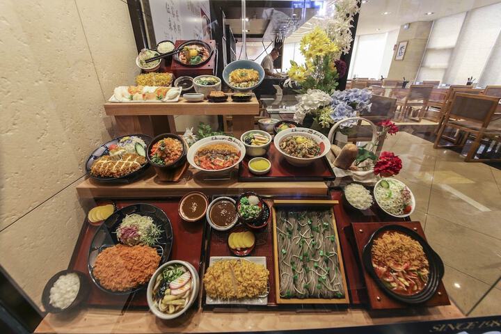 Dining 74 of 83