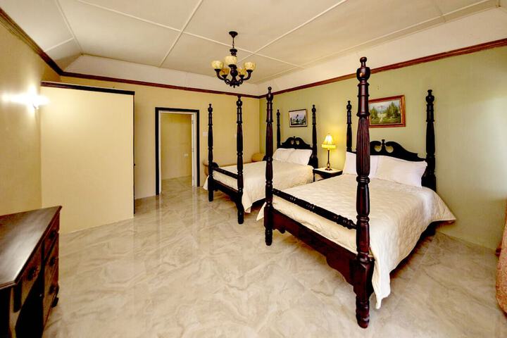 Room 11 of 40