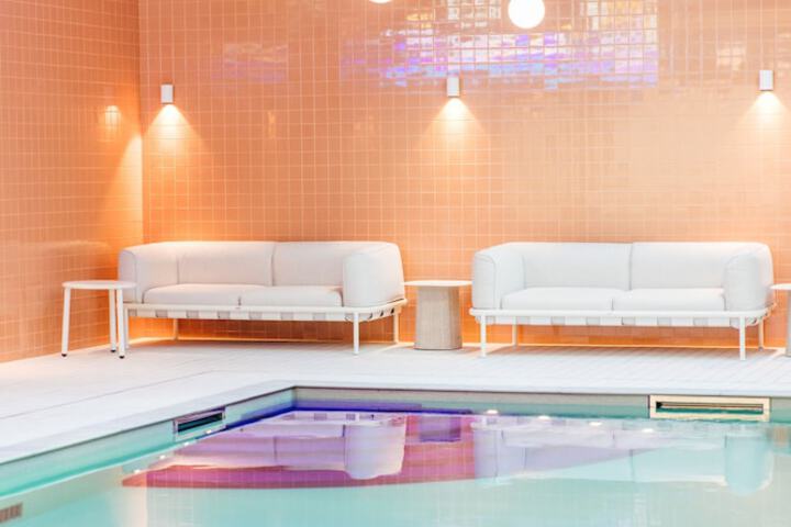 Pool 53 of 225