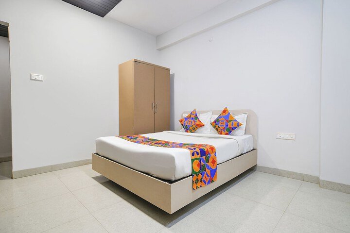 Room 26 of 38