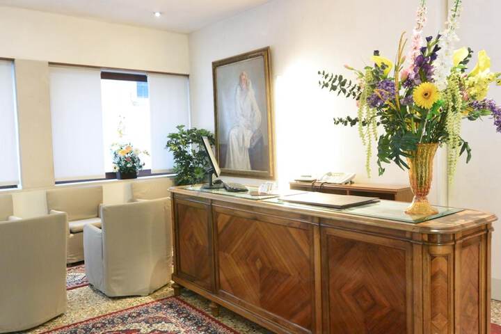 Entrance & Lobby