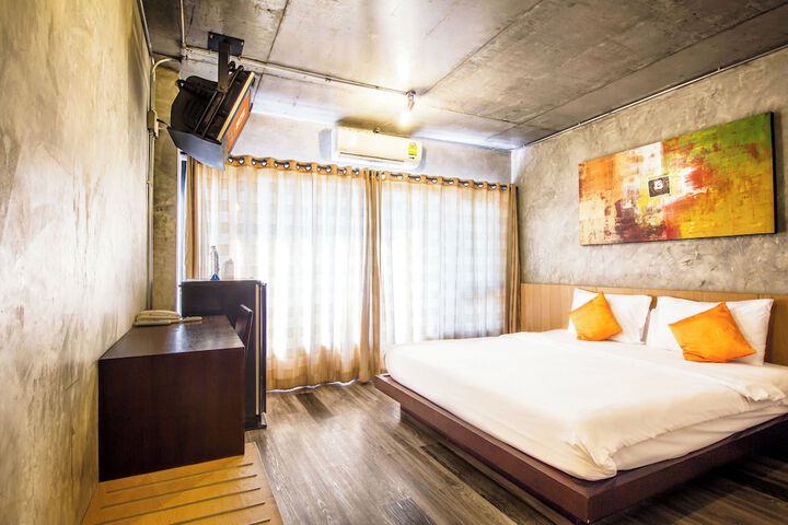 Room 15 of 28