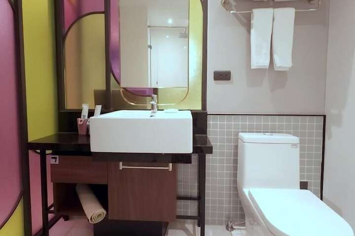 Room 18 of 36