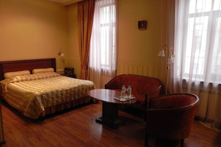 Room 13 of 36