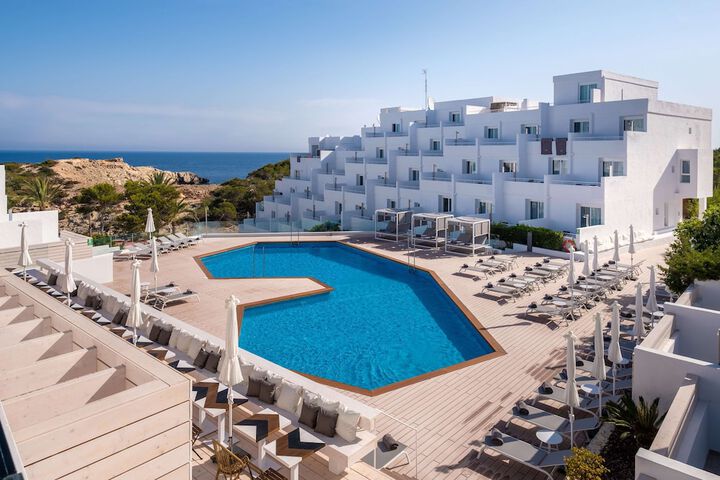 Pools & Facilities