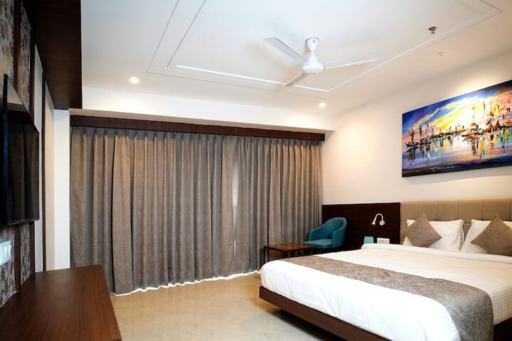 Room 6 of 73