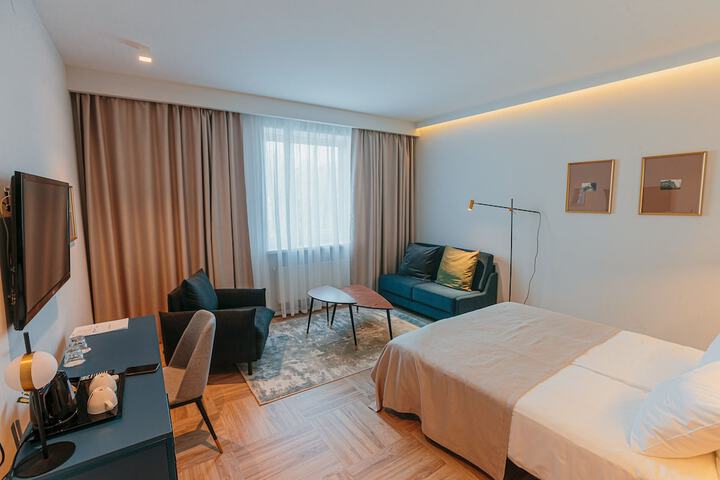 Room 18 of 92