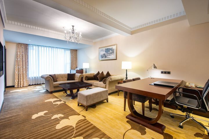 Room 4 of 89
