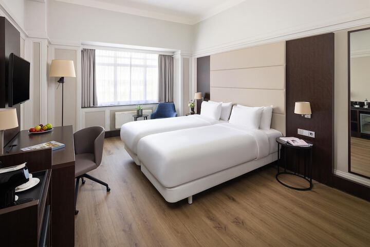Room 35 of 52