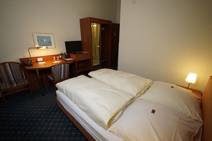 Room 17 of 50