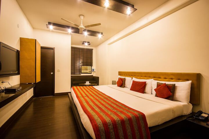 Room 8 of 52