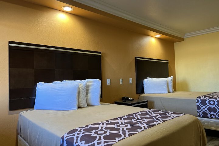 Double Deluxe King Bed (20 of 25)