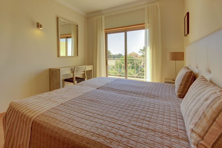 Room 5 of 72