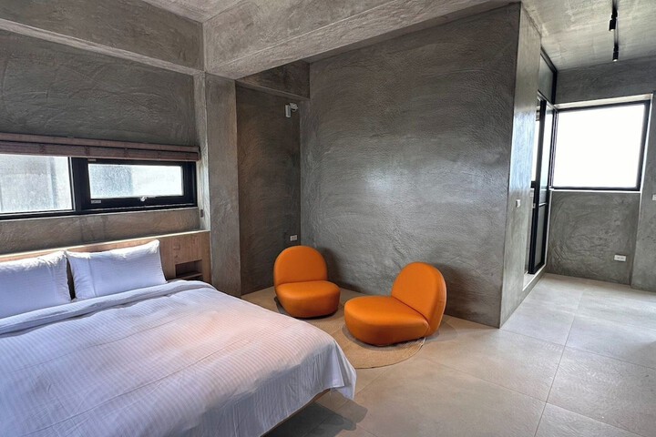 Room 2 of 50