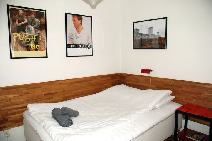 Room 8 of 138